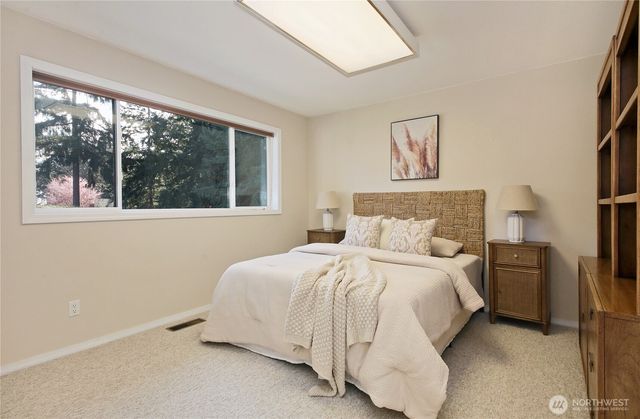 8111 Possession Ridge Lane, Clinton, WA 98236