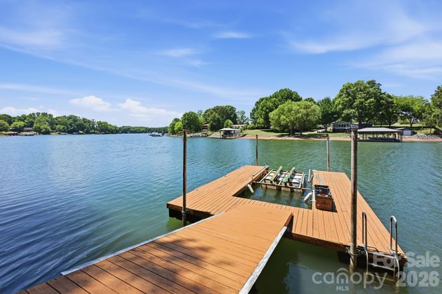 3779 Chevlot Hills Road, Sherrills Ford, NC 28673