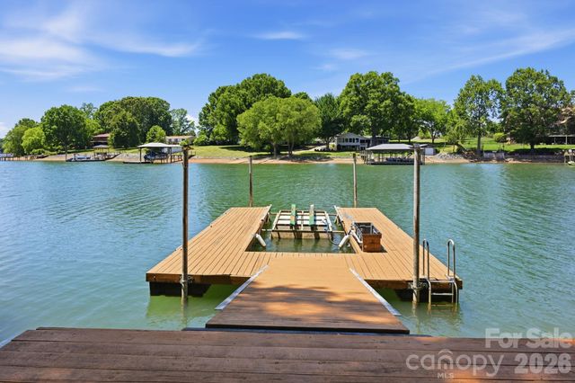 3779 Chevlot Hills Road, Sherrills Ford, NC 28673