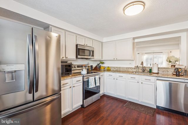 20 FORESTVIEW CT, Marlton, NJ 08053