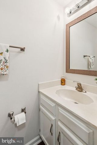 20 FORESTVIEW CT, Marlton, NJ 08053