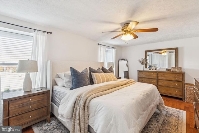 20 FORESTVIEW CT, Marlton, NJ 08053