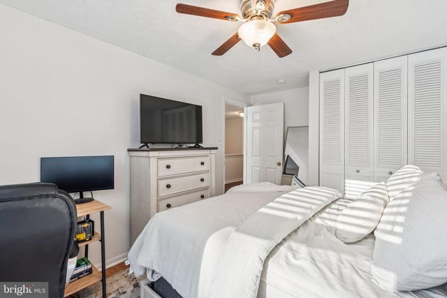 20 FORESTVIEW CT, Marlton, NJ 08053