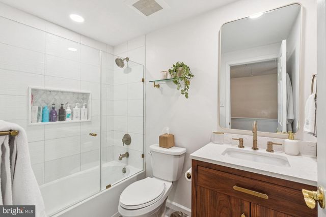 20 FORESTVIEW CT, Marlton, NJ 08053