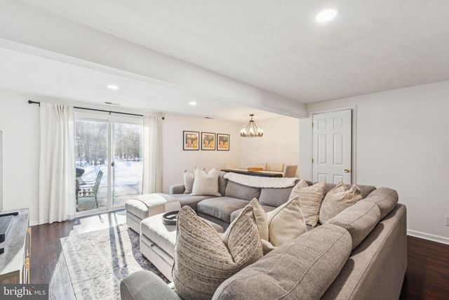 20 FORESTVIEW CT, Marlton, NJ 08053