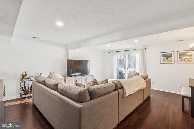 20 FORESTVIEW CT, Marlton, NJ 08053