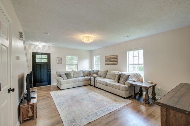 5095 Thornton Drive, Summerville, SC 29485