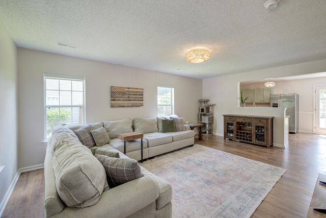 5095 Thornton Drive, Summerville, SC 29485