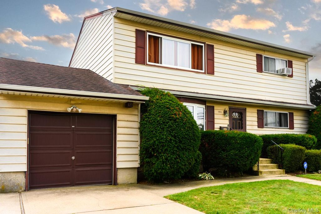 191 N Virginia Avenue, Massapequa, NY 11758 — photo 2
