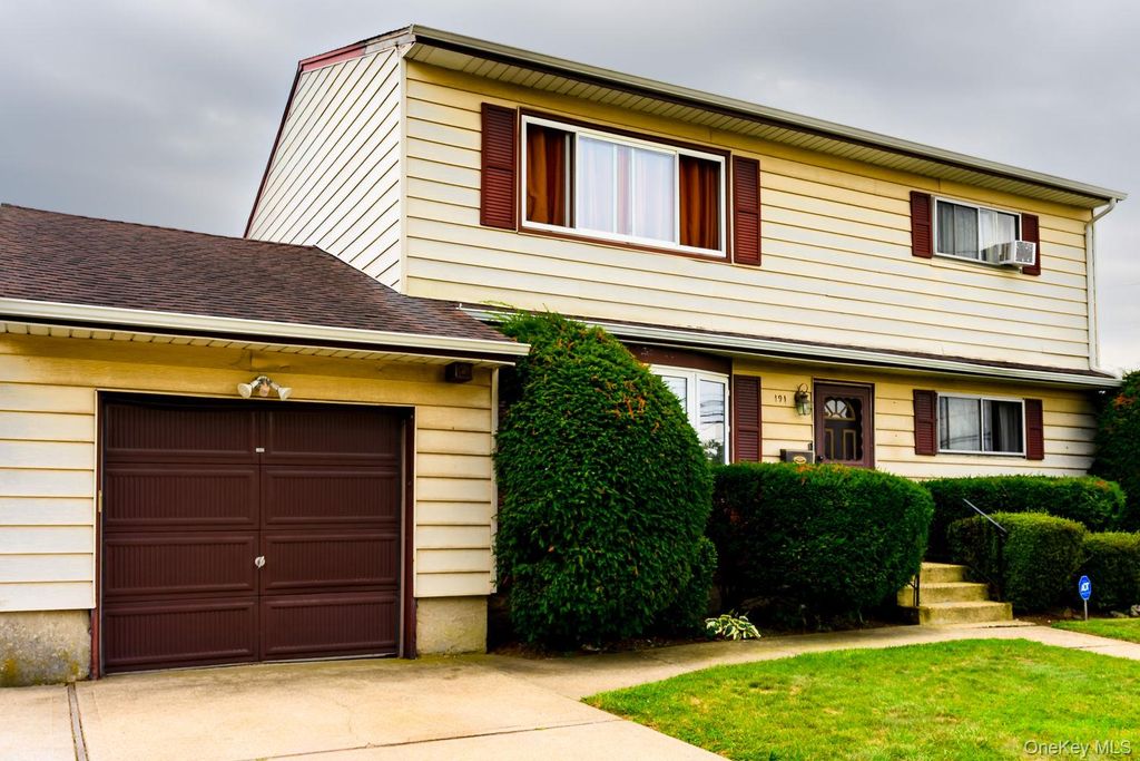 191 N Virginia Avenue, Massapequa, NY 11758 — photo 4