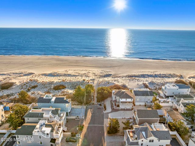 213 W 13th Street, Ship Bottom, NJ 08008