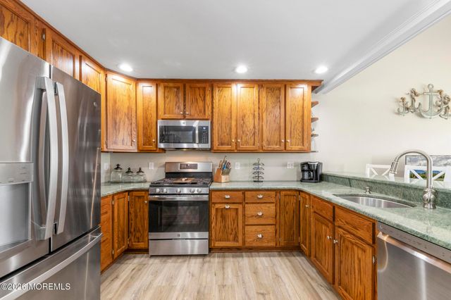 213 W 13th Street, Ship Bottom, NJ 08008