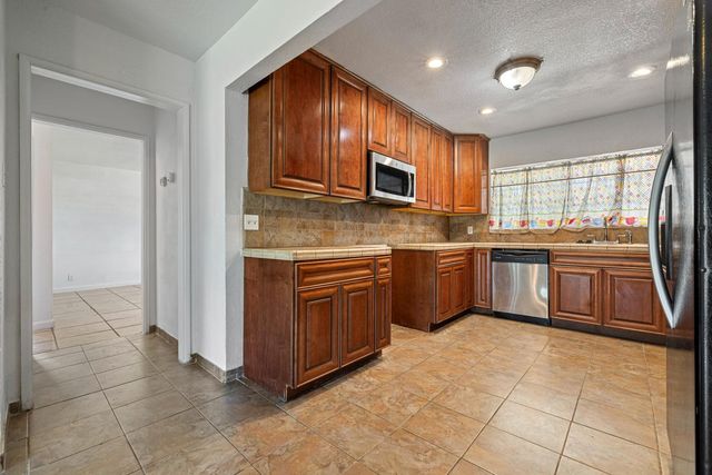 1629 Sunset Ave, Stockton, CA 95205