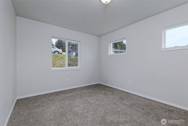 11 E Eberhart Lane, Allyn, WA 98524