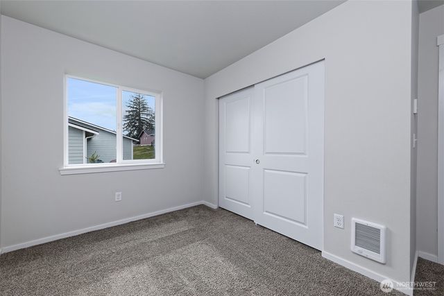 11 E Eberhart Lane, Allyn, WA 98524