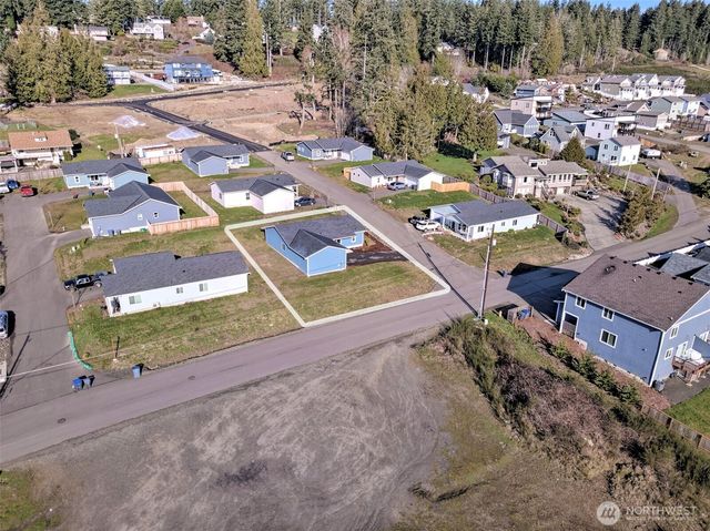 11 E Eberhart Lane, Allyn, WA 98524
