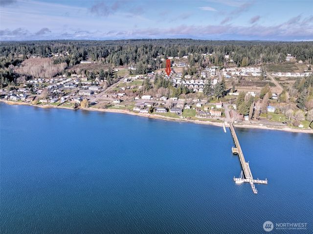 11 E Eberhart Lane, Allyn, WA 98524