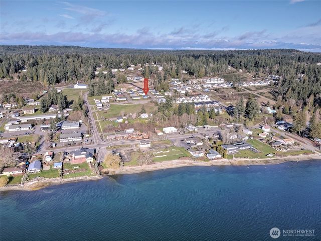 11 E Eberhart Lane, Allyn, WA 98524