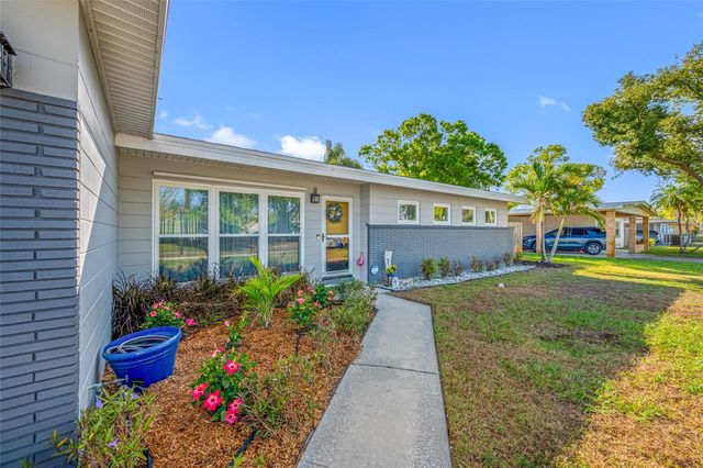 8335 ROBIN ROAD, Seminole, FL 33777