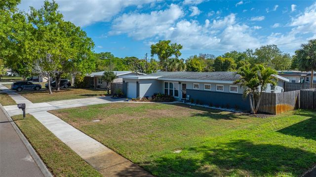 8335 ROBIN ROAD, Seminole, FL 33777