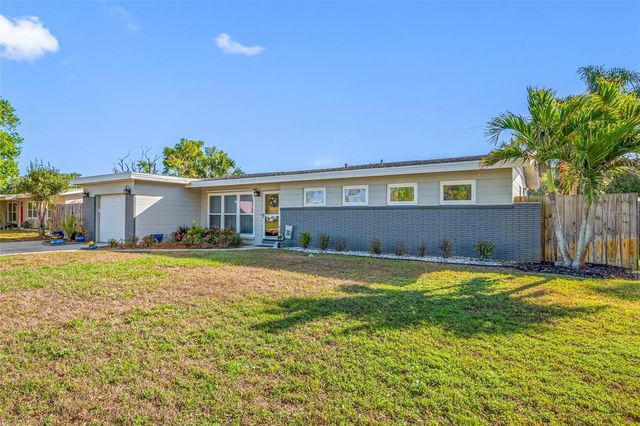 8335 ROBIN ROAD, Seminole, FL 33777