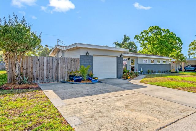 8335 ROBIN ROAD, Seminole, FL 33777
