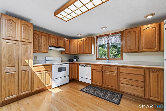 50 Summit Avenue, East Haven, CT 06512