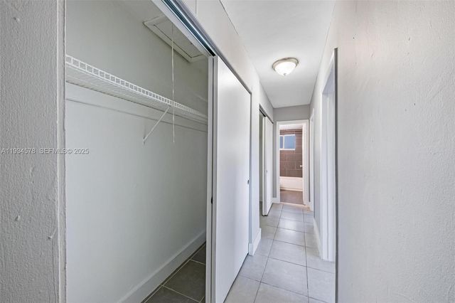 1960 NE 161st St 202, North Miami Beach, FL 33162