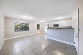 1960 NE 161st St 202, North Miami Beach, FL 33162