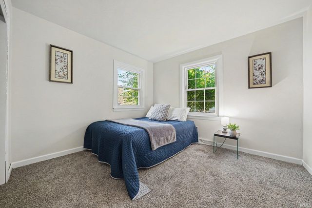 22042 Sandybrook Drive, South Bend, IN 46628