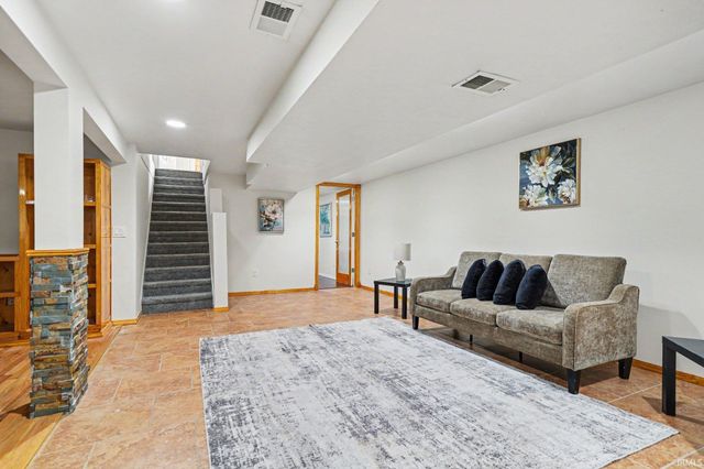 22042 Sandybrook Drive, South Bend, IN 46628