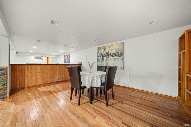 22042 Sandybrook Drive, South Bend, IN 46628