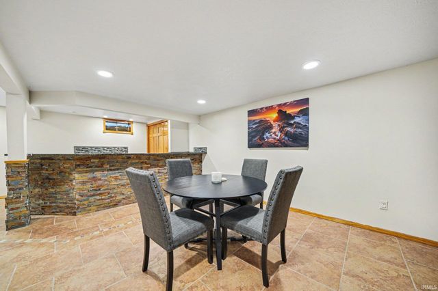 22042 Sandybrook Drive, South Bend, IN 46628