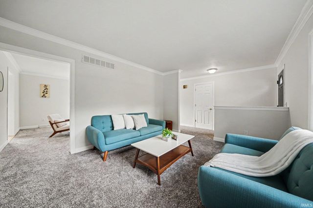 22042 Sandybrook Drive, South Bend, IN 46628