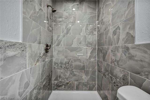 12929 Plover Street, Lakewood, OH 44107