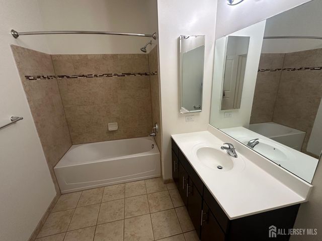 88 Roosevelt Avenue 404, Carteret, NJ 07008