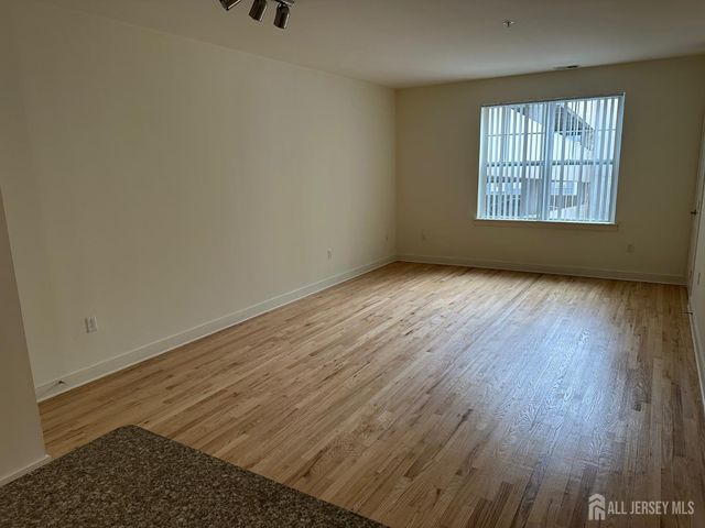 88 Roosevelt Avenue 404, Carteret, NJ 07008