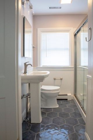 146 GROVE Street 2R, Providence, RI 02909