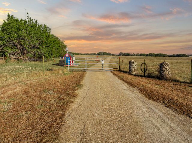 853 County Road 4390, Kempner, TX 76539