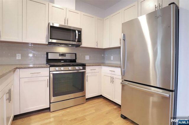 2050 Central Road 203, Fort Lee, NJ 07024