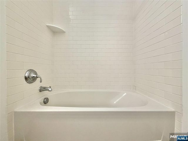 2050 Central Road 203, Fort Lee, NJ 07024