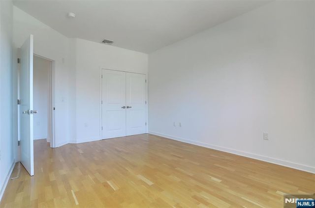 2050 Central Road 203, Fort Lee, NJ 07024