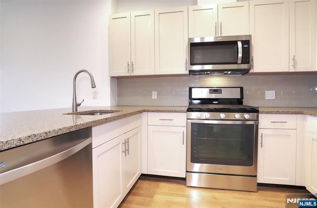 2050 Central Road 203, Fort Lee, NJ 07024