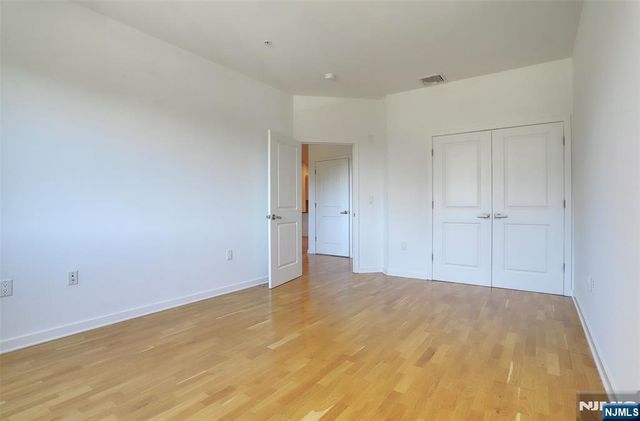 2050 Central Road 203, Fort Lee, NJ 07024