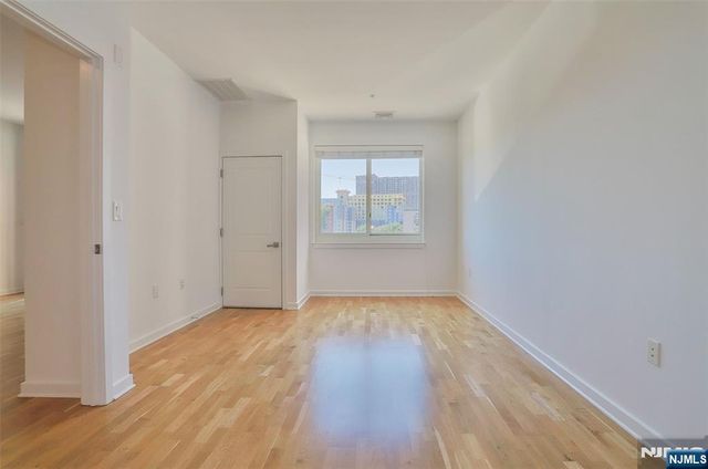 2050 Central Road 203, Fort Lee, NJ 07024