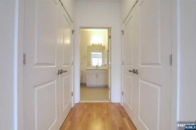 2050 Central Road 203, Fort Lee, NJ 07024