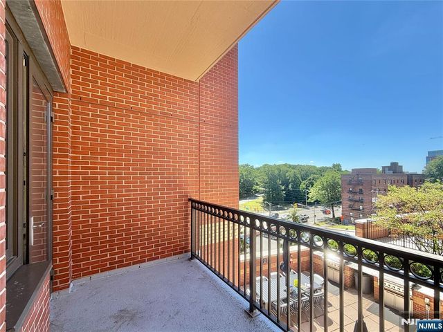 2050 Central Road 203, Fort Lee, NJ 07024