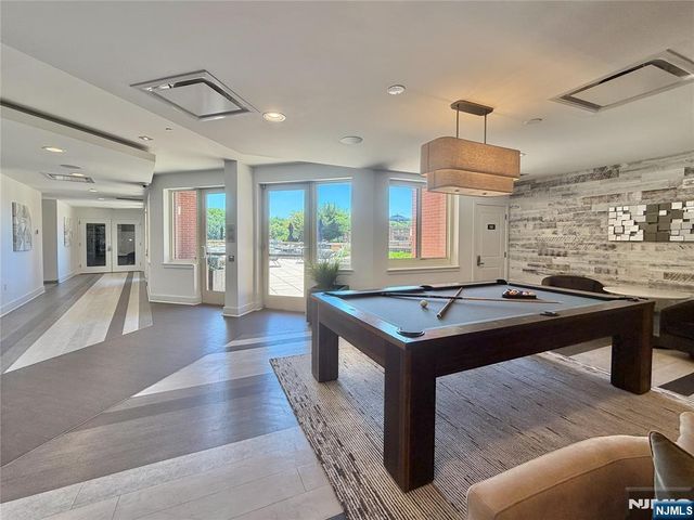 2050 Central Road 203, Fort Lee, NJ 07024