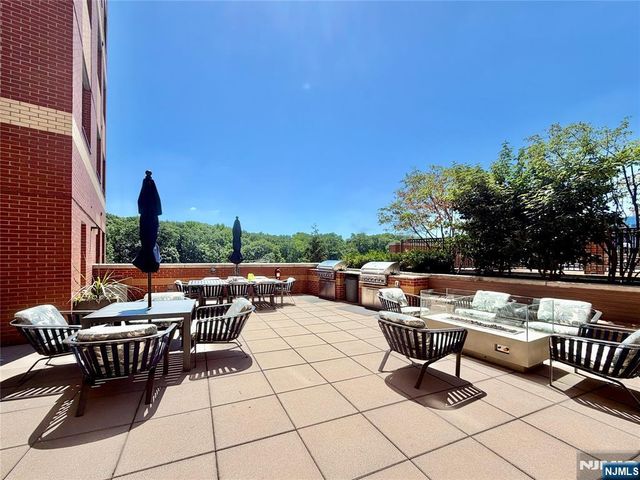 2050 Central Road 203, Fort Lee, NJ 07024