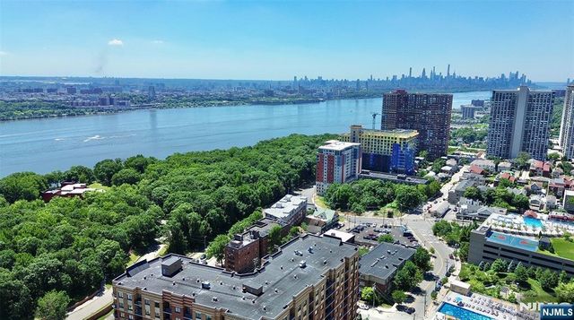 2050 Central Road 203, Fort Lee, NJ 07024